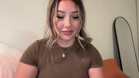 Snapshot of nicolelovesyou444 chatting on 09/11/25, 01:22 nicolelovesyou444 online show from 09/11/25, 01:22