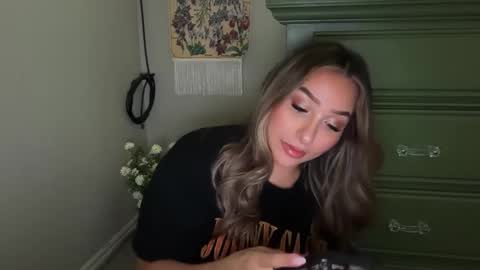 nicolelovesyou444 online show from 11/03/25, 04:08