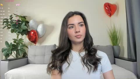 Snapshot of nicoleluuv chatting on 03/09/25, 01:04 Dua Lipa online show from 03/09/25, 01:04
