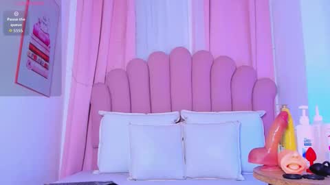 Snapshot of nicolemadrird chatting on 02/26/26, 11:20 nicolemadrird online show from 02/26/26, 11:20