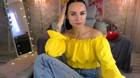 Snapshot of nicolemerz chatting on 06/24/26, 04:17 Nicole online show from 06/24/26, 04:17