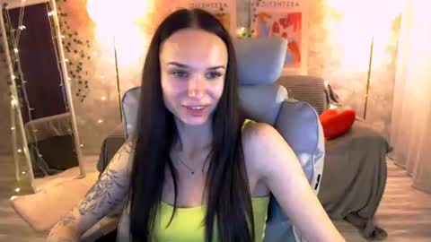 Snapshot of nicolemerz chatting on 07/06/26, 05:26 Nicole online show from 07/06/26, 05:26