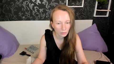 Snapshot of nicolemiless chatting on 03/26/26, 01:06 Nicole online show from 03/26/26, 01:06