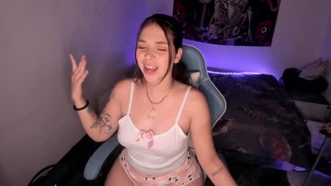 Snapshot of nicolepeachx chatting on 03/04/25, 10:49 Nicol independent model online show from 03/04/25, 10:49