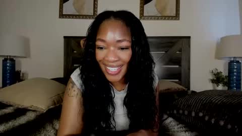 Snapshot of nicolesolace chatting on 05/16/26, 09:24 Nicole online show from 05/16/26, 09:24