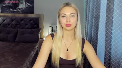 Snapshot of nicolestunning chatting on 07/07/26, 10:41 NicoleStunning online show from 07/07/26, 10:41