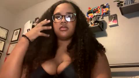 nicolette356 online show from 10/07/25, 09:12