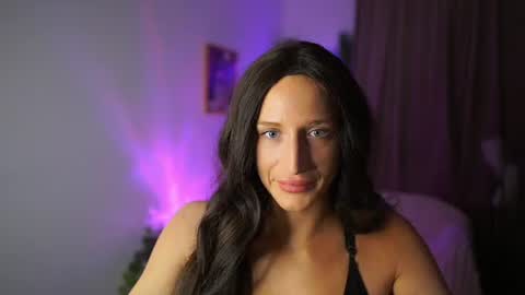 nicolette__shea_ online show from 07/14/26, 06:35