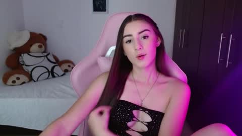 nicoll_28 online show from 10/26/25, 08:26