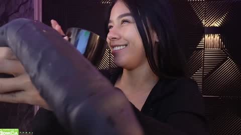 Snapshot of nicollbashel chatting on 12/17/24, 10:12 Nicoll Independent model online show from 12/17/24, 10:12