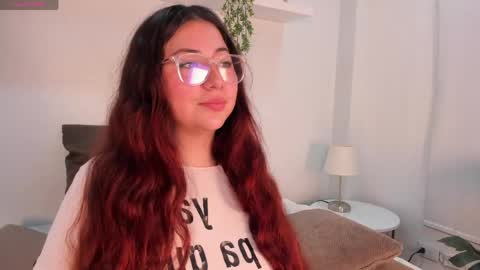 nicolle_evanss_ online show from 04/25/26, 04:15