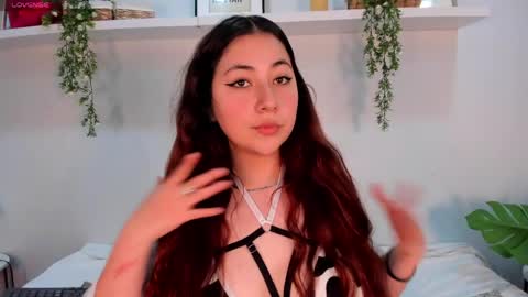 Snapshot of nicolle_evanss_ chatting on 05/26/26, 03:24 nicolle_evanss_ online show from 05/26/26, 03:24