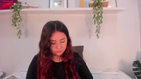 Snapshot of nicolle_evanss_ chatting on 06/06/26, 06:07 nicolle_evanss_ online show from 06/06/26, 06:07