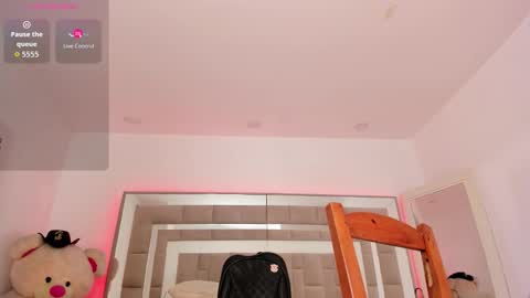 Nicolle online show from 10/15/25, 12:49