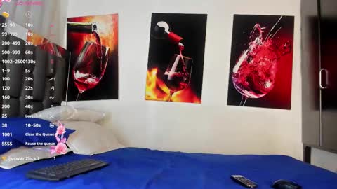 nicolle_hanks1 online show from 11/13/25, 02:32