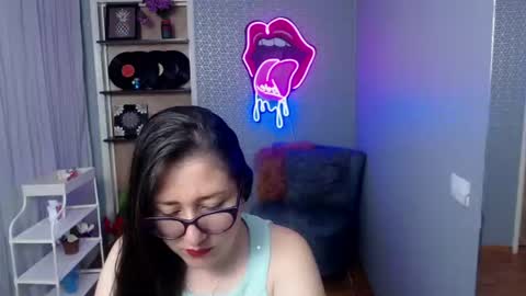 Snapshot of nicolle_silva chatting on 08/01/26, 11:42 Nicolle online show from 08/01/26, 11:42