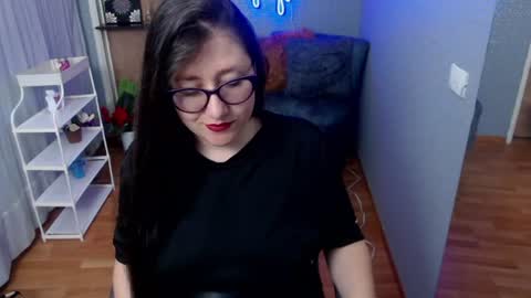 Snapshot of nicolle_silva chatting on 08/02/26, 12:14 Nicolle online show from 08/02/26, 12:14