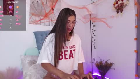 Nicolle online show from 10/14/25, 10:27