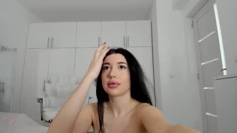 Nicolle online show from 03/02/26, 08:32