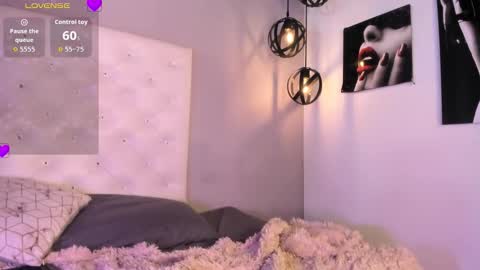 Nicolle online show from 03/04/26, 02:01