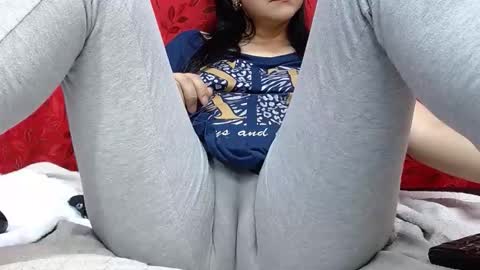 NICOLLE online show from 10/20/25, 10:43