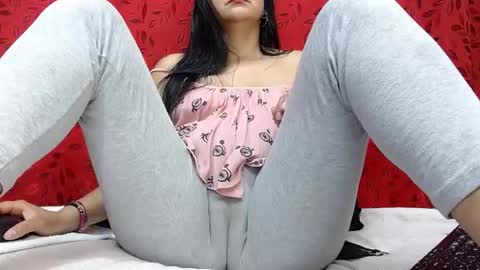 NICOLLE online show from 04/22/26, 10:11