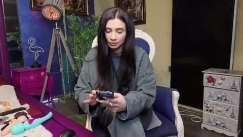 Nicolle online show from 02/26/25, 10:47