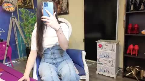 Nicolle online show from 03/04/25, 06:47