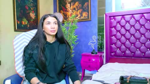 Nicolle online show from 09/30/25, 12:54