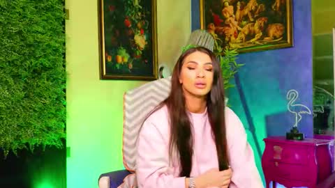 Nicolle online show from 10/08/25, 07:33