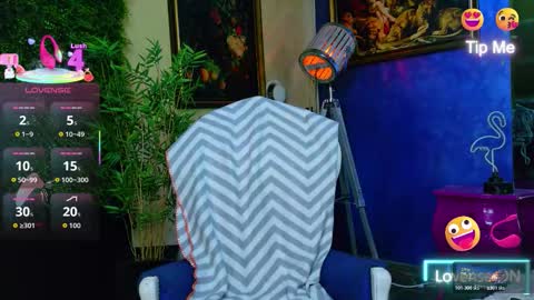 Nicolle online show from 11/05/25, 10:04