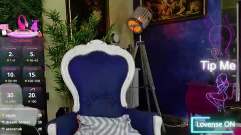 Nicolle online show from 11/25/25, 08:47