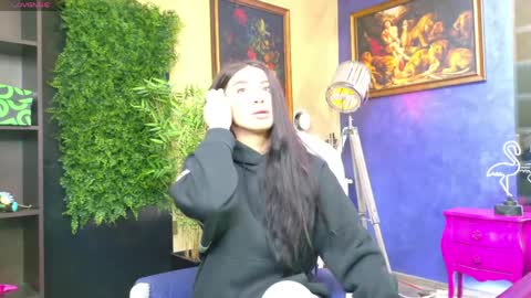 Nicolle online show from 04/20/26, 09:01