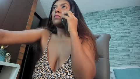 nicollesofia3 online show from 02/10/25, 12:08