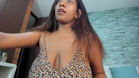 nicollesofia3 online show from 02/10/25, 05:14