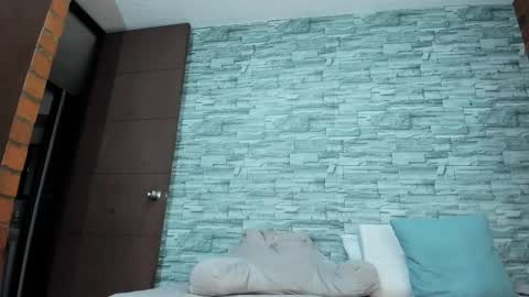 nicollesofia3 online show from 02/21/25, 08:07