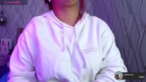 Nicolle Miley online show from 03/12/25, 03:02