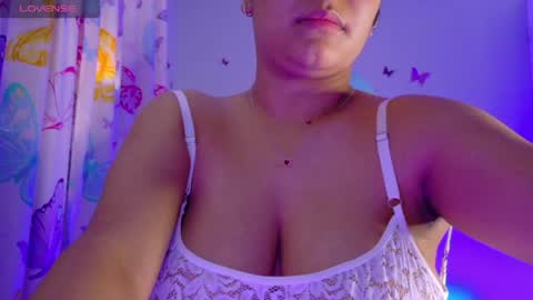 Nicolle Miley online show from 04/23/26, 01:02