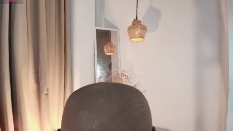 nicolletease online show from 12/04/25, 12:25