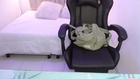 Nicollet online show from 04/14/26, 03:12