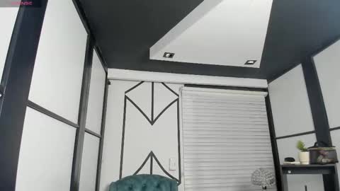 NicolRoss online show from 12/04/25, 10:07