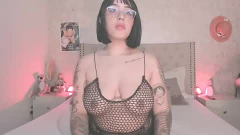 nicolstonee online show from 02/24/26, 01:58