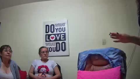 Snapshot of nicoltatiana_ chatting on 09/12/25, 11:59 nicoltatiana_ online show from 09/12/25, 11:59