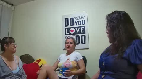 Snapshot of nicoltatiana_ chatting on 09/23/25, 12:02 nicoltatiana_ online show from 09/23/25, 12:02