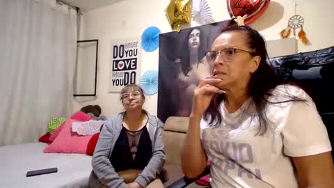 nicoltatiana_ online show from 05/22/26, 12:29
