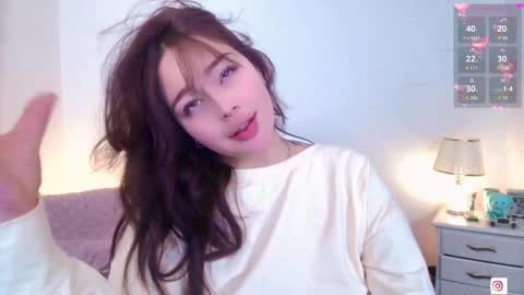 Snapshot of nicolthompsonn chatting on 10/30/25, 02:13 Nicol online show from 10/30/25, 02:13