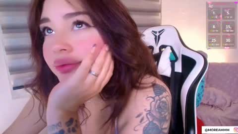 Snapshot of nicolthompsonn chatting on 12/01/25, 12:59 Nicol online show from 12/01/25, 12:59