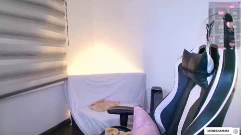 Snapshot of nicolthompsonn chatting on 02/09/26, 01:31 Nicol online show from 02/09/26, 01:31