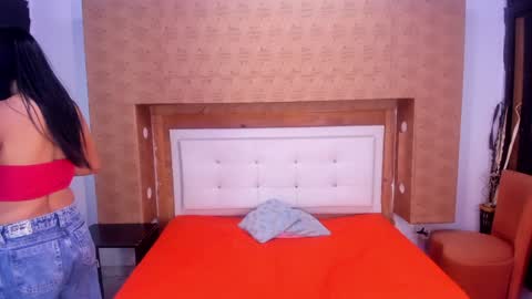 Snapshot of nicolysofi chatting on 12/23/24, 05:54 nicolysofi online show from 12/23/24, 05:54