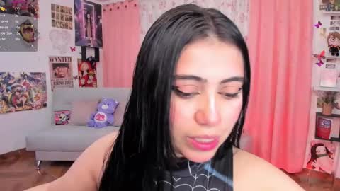 Snapshot of nidrii_07 chatting on 02/13/25, 04:32 900 300 online show from 02/13/25, 04:32